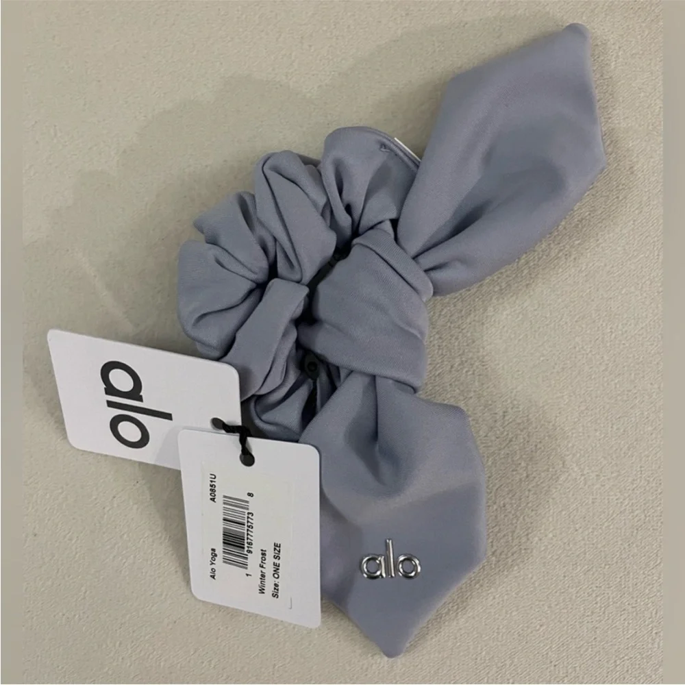 Alo Yoga Winter Frost Airlift Rhythm Hair Bow Scrunchie NWT